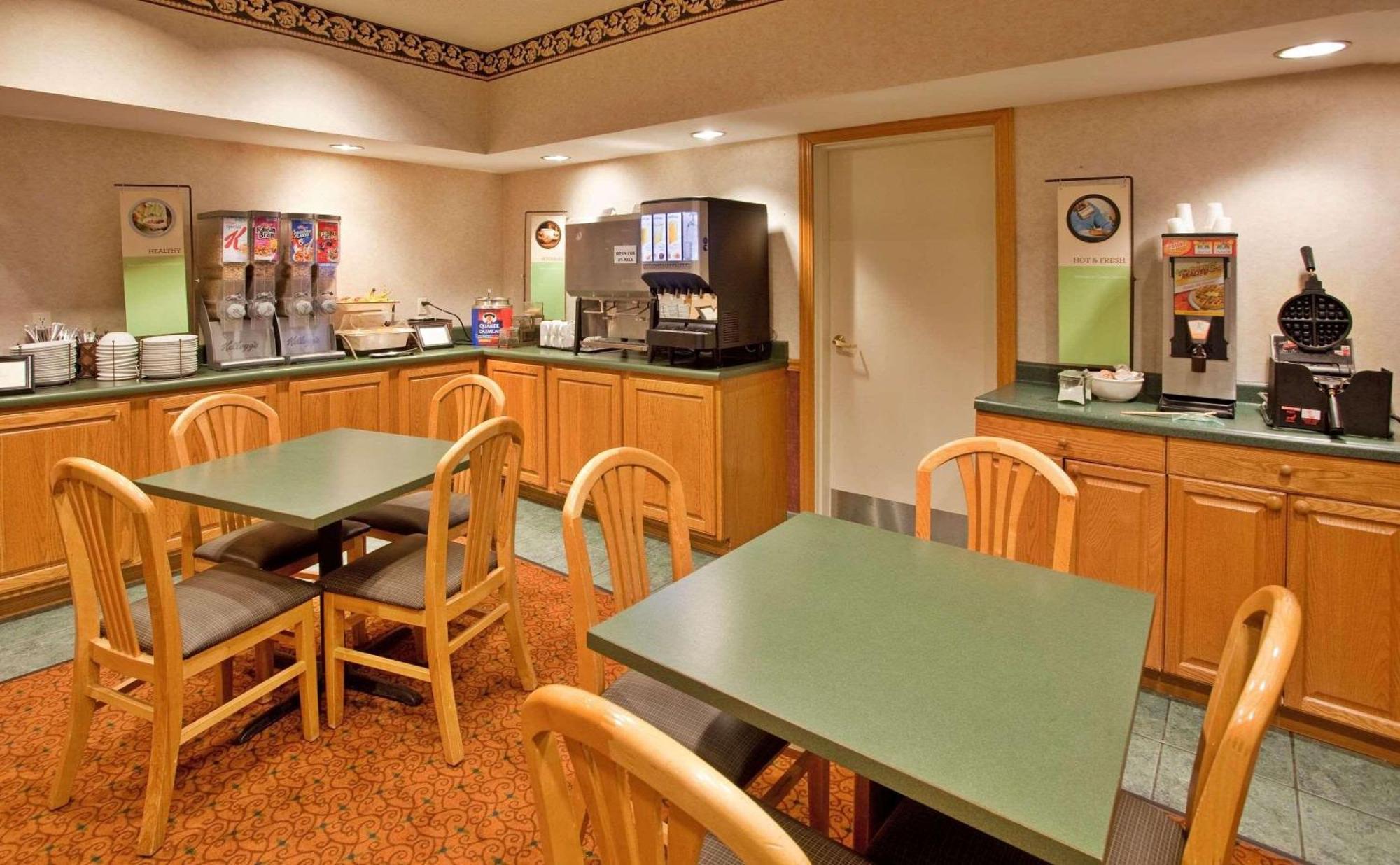 Country Inn & Suites By Radisson Bloomington-Normal West, Il Esterno foto