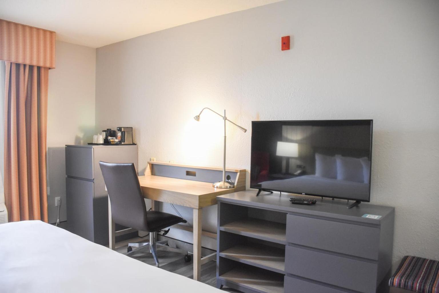 Country Inn & Suites By Radisson Bloomington-Normal West, Il Esterno foto