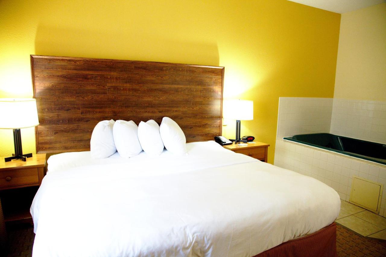 Country Inn & Suites By Radisson Bloomington-Normal West, Il Esterno foto